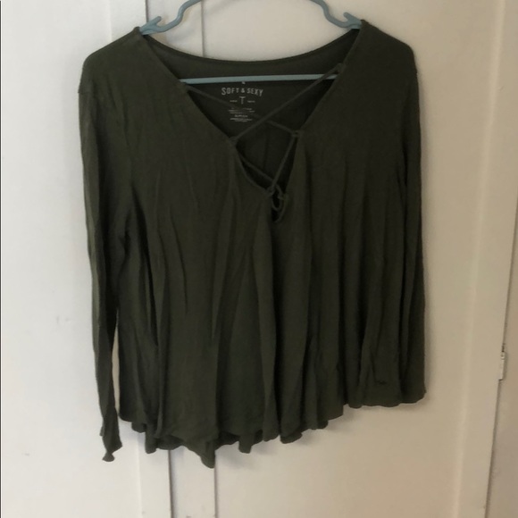 Two Green Tops! - Picture 4 of 4